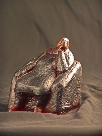 Ute Wilfing: Sitzende Figur